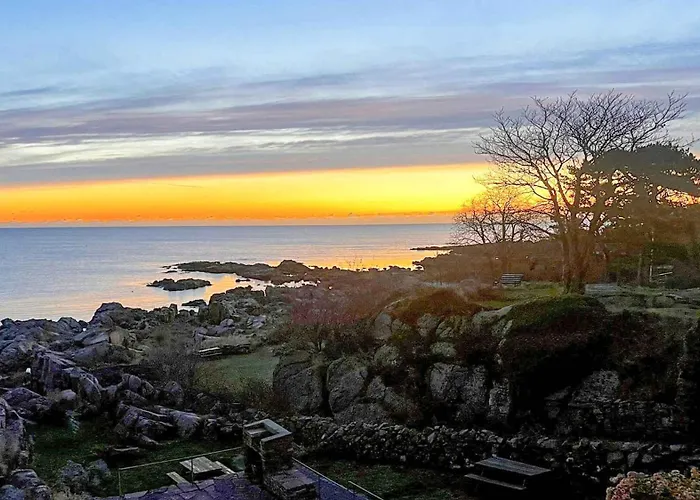 Sea Views Cliffs 50 M From The Sea In Sandvig * Allinge-Sandvig