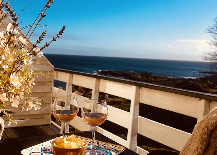 Sea Views Cliffs 50 M From The Sea In Sandvig Apartamento