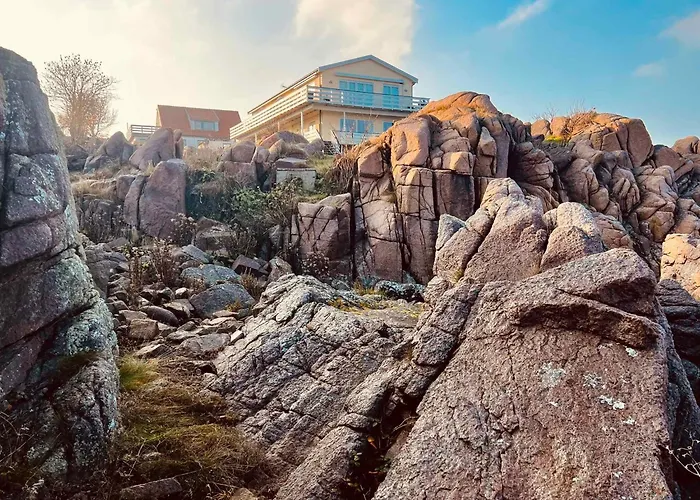 Sea Views Cliffs 50 M From The Sea In Sandvig Apartamento *